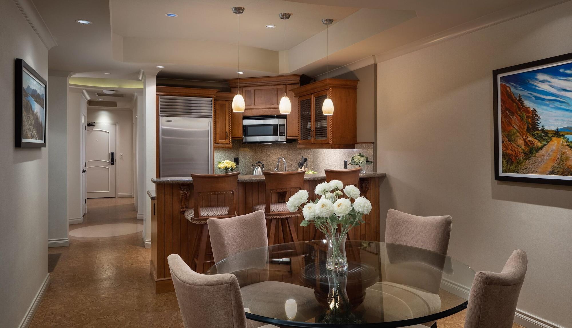 The Royal Kelowna - Bellstar Hotels & Resorts 외부 사진
