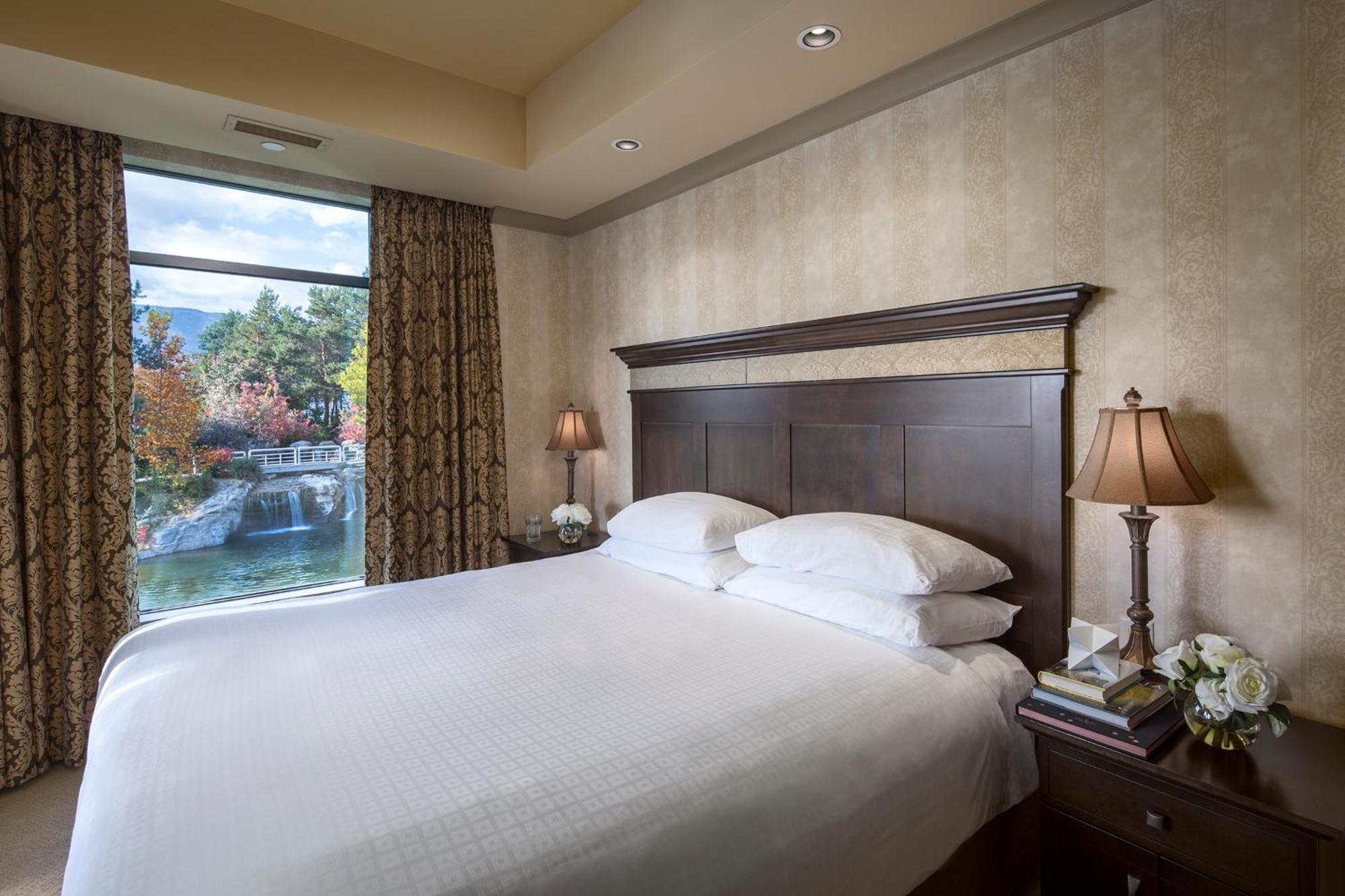 The Royal Kelowna - Bellstar Hotels & Resorts 외부 사진